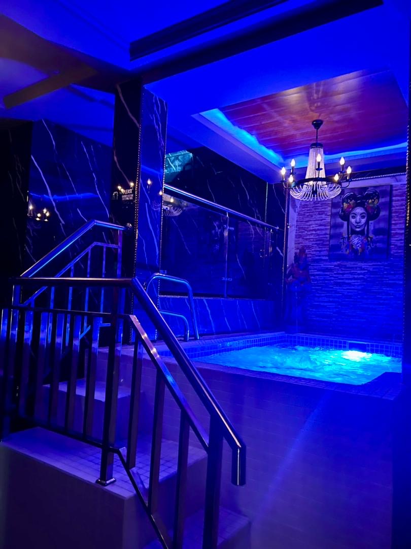 Altra Men SPA & Sauna